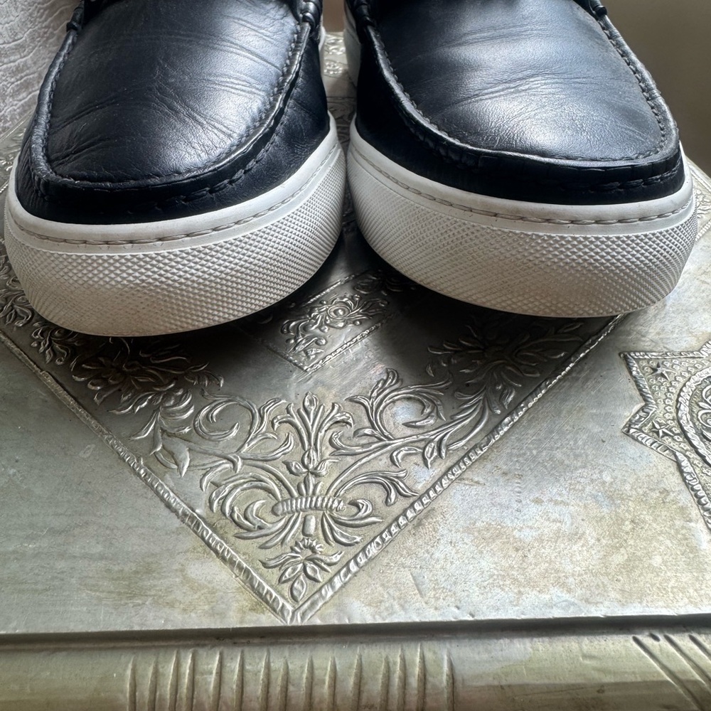GRAND VOYAGE Handcrafted Black Leather Loafers - Picture 3 of 12